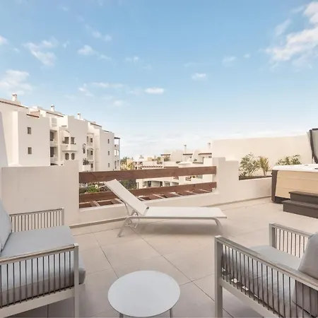 Teguise 3-3 Penthouse Pool View & Jacuzzi 2b *