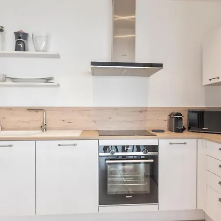 Teguise 3-3 Penthouse Pool View & Jacuzzi 2b Vakantiehuis